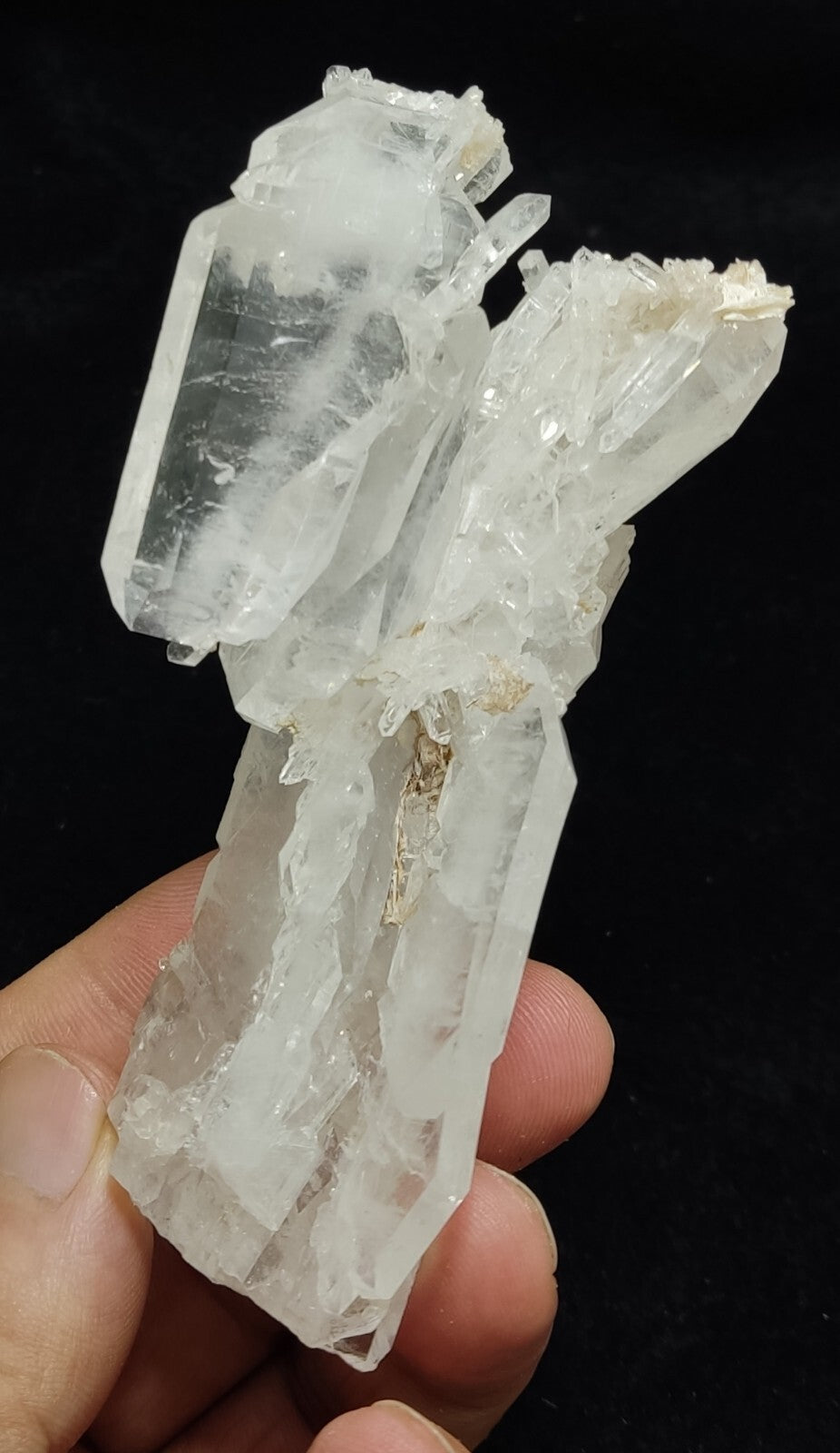 An Aesthetic terminated specimen of faden Quartz cluster 141 grams