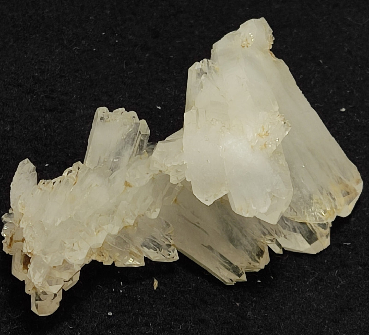 An Aesthetic terminated specimen of Quartz cluster 71 grams