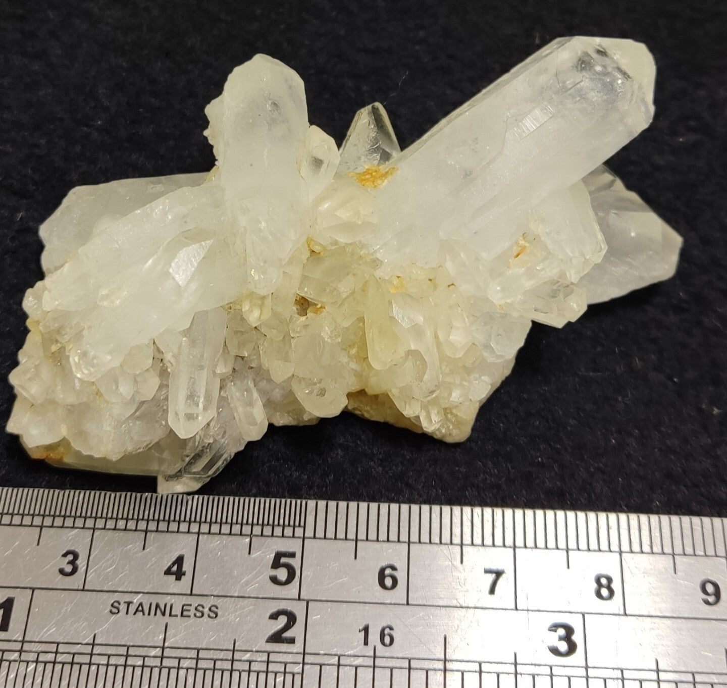 Natural quartz crystal cluster specimen 66 grams