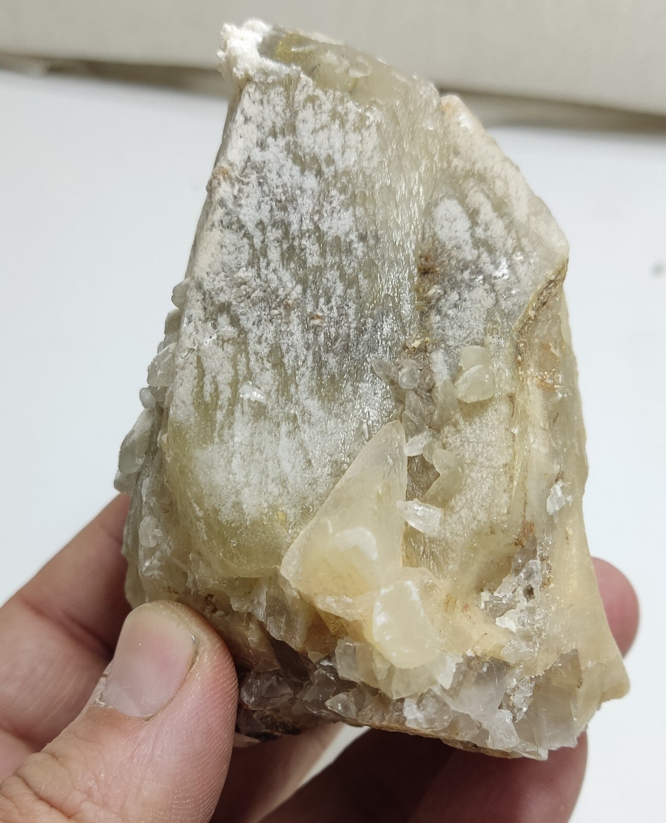 480 gram Natural beautifully terminated calcite