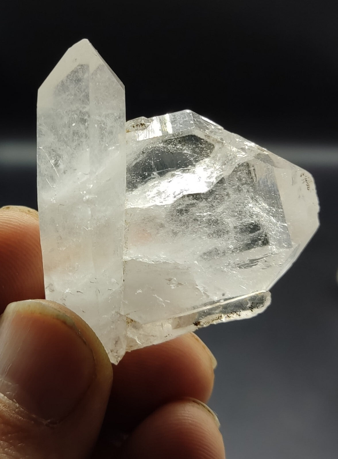 An Aesthetic terminated Quartz crystal specimen 30 grams