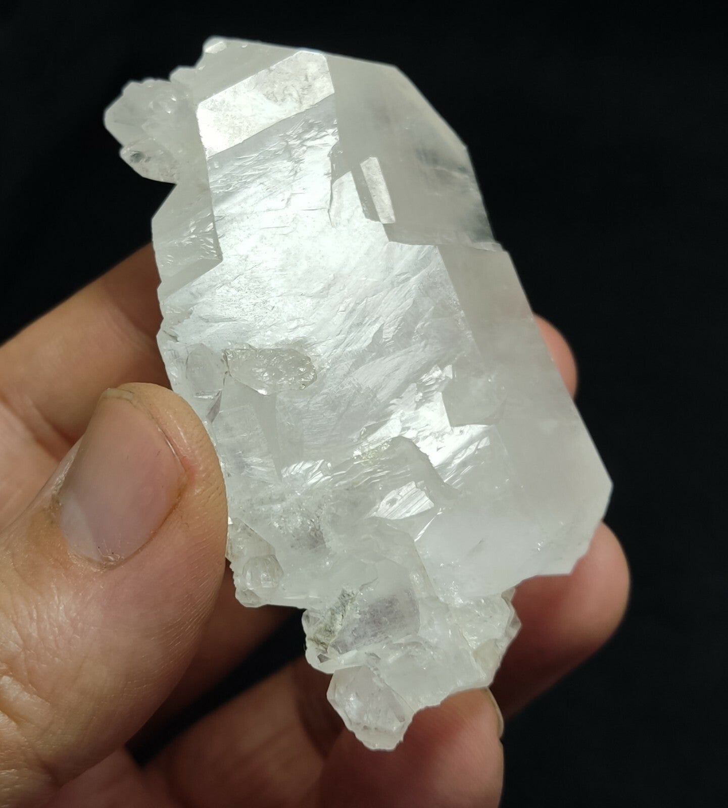 An aesthetic specimen of terminated faden Quartz crystals cluster 102 grams