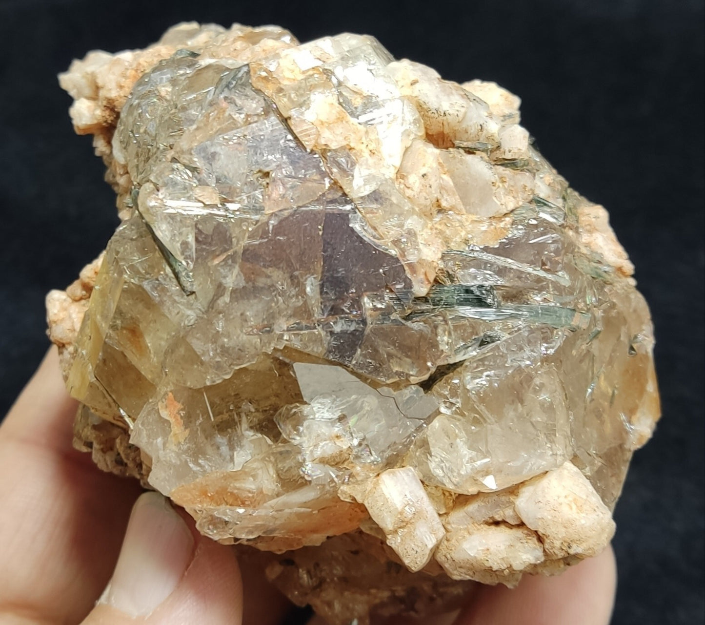 An Aesthetic terminated Quartz floater with aegirine 381 grams