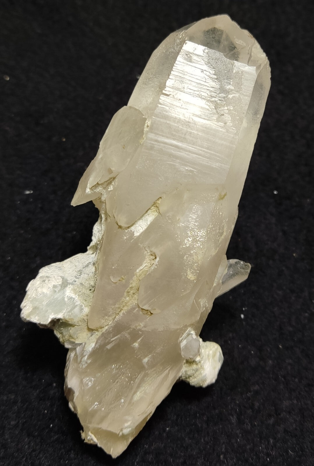 Aesthetic specimen of quartz crystal with unique amphibole inclusion 101 grams
