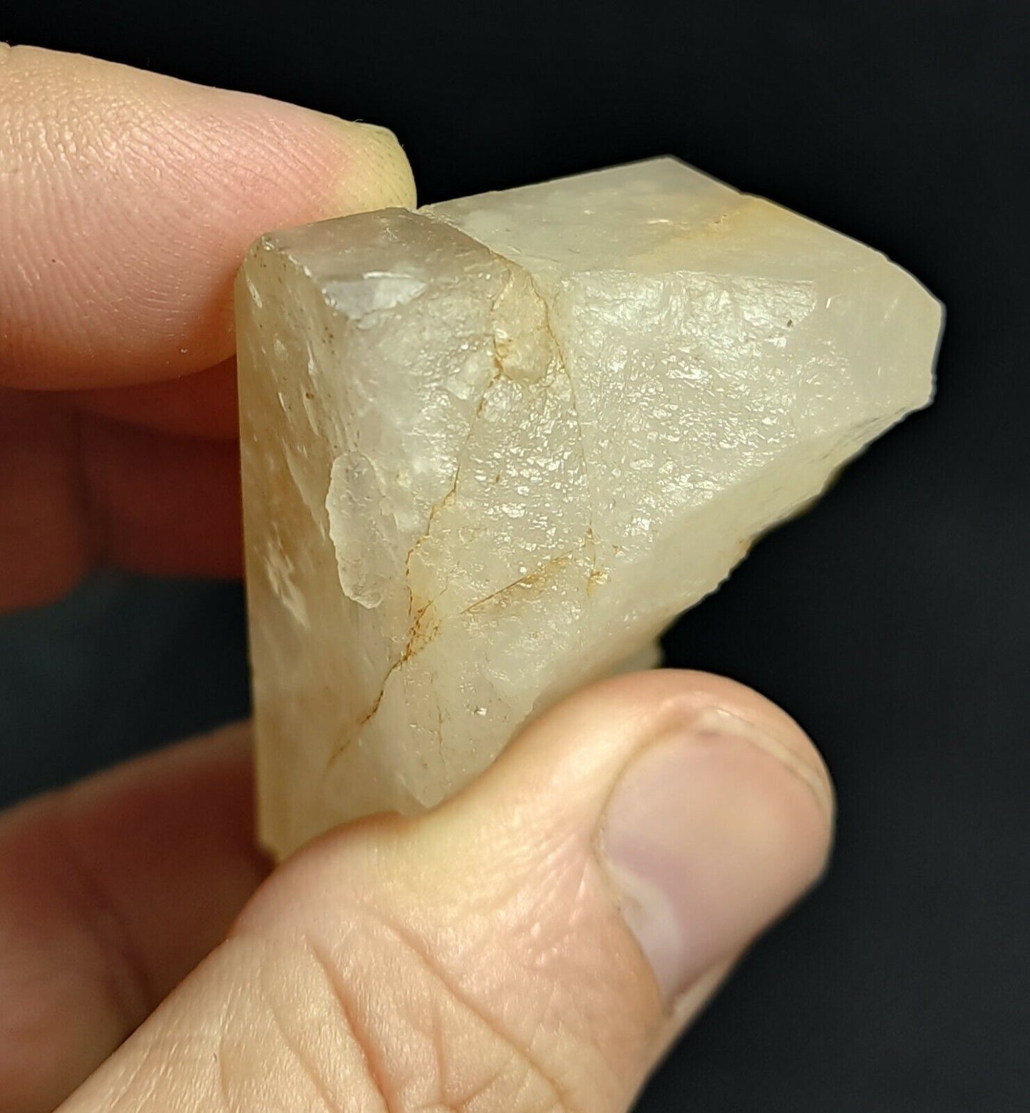 A very Aesthetic Natural beautifully terminated Quartz crystal 102 grams