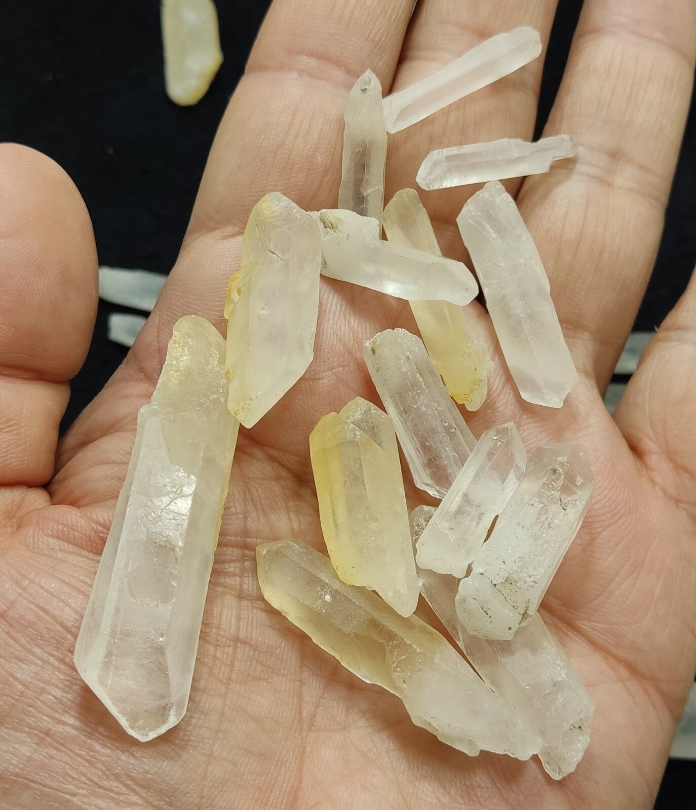 Natural quartz Crystals 200 grams