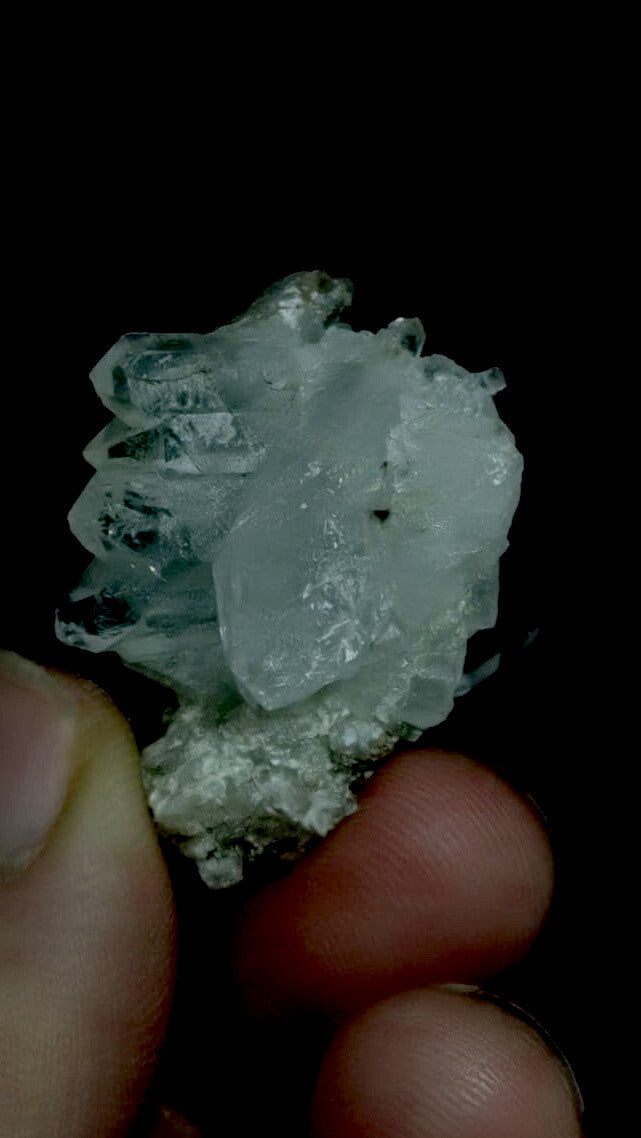 Natural  Quartz Crystal 15 Grams.