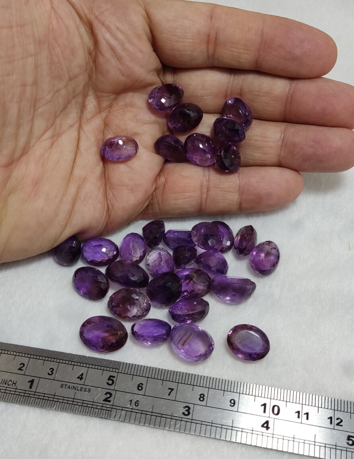 290 Carats Amethyst gemstones