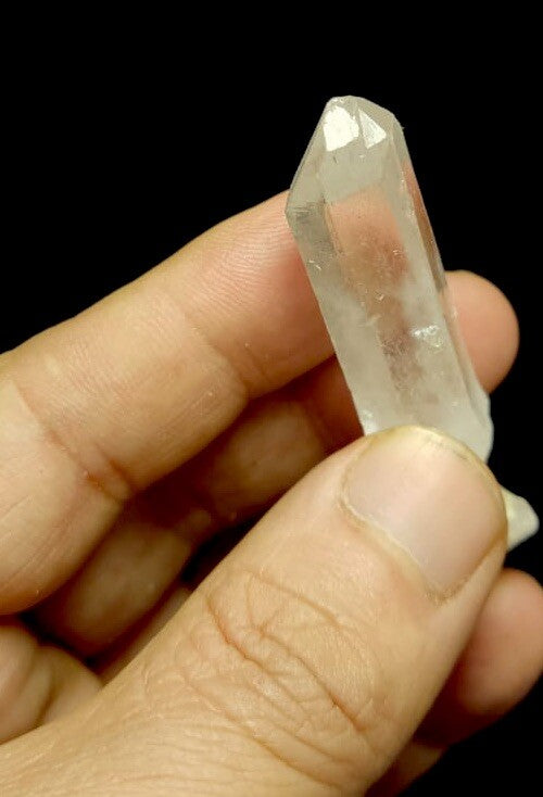 Natural  Quartz Crystal 21 Grams.
