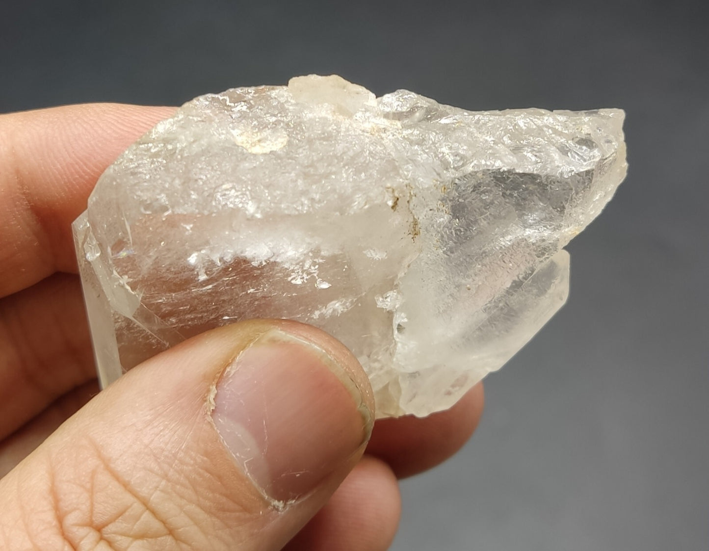 An Aesthetic terminated Quartz crystal specimen 65 grams