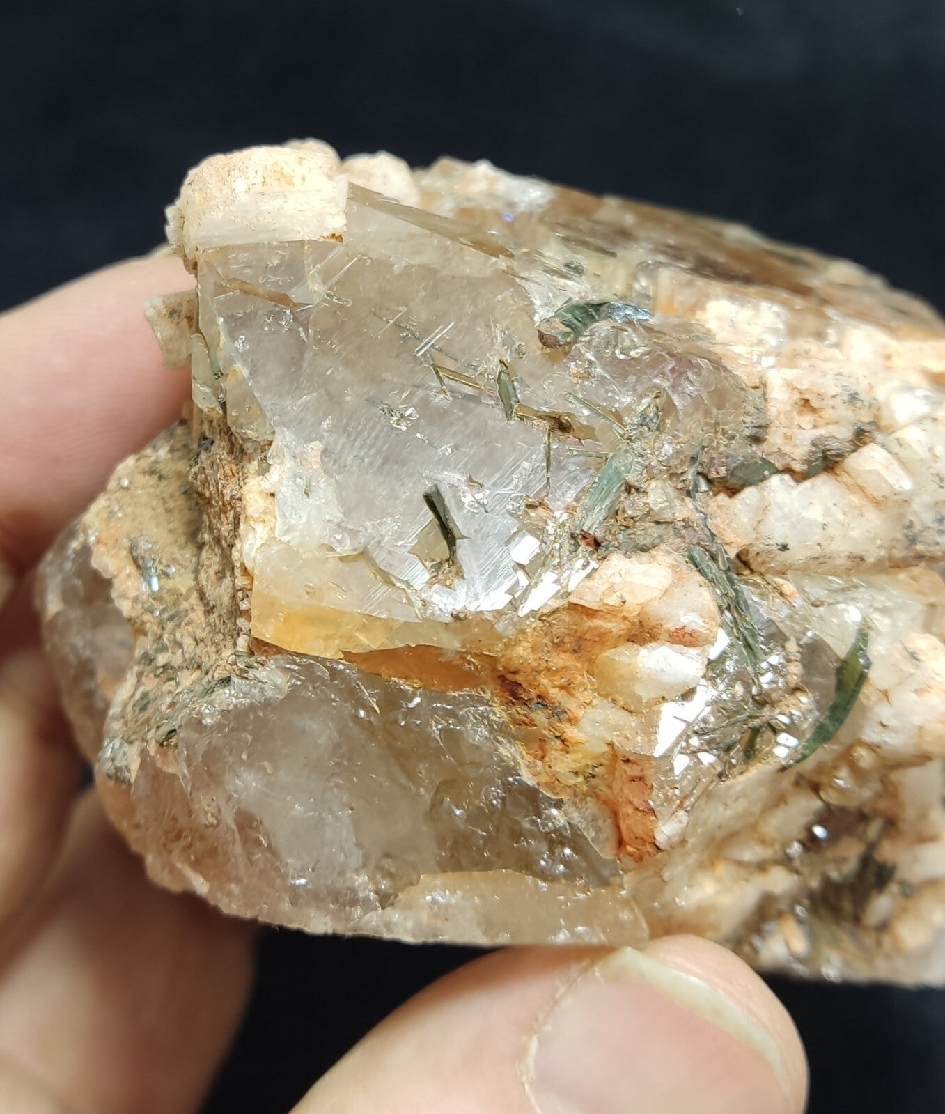 An Aesthetic terminated Quartz floater with aegirine 381 grams