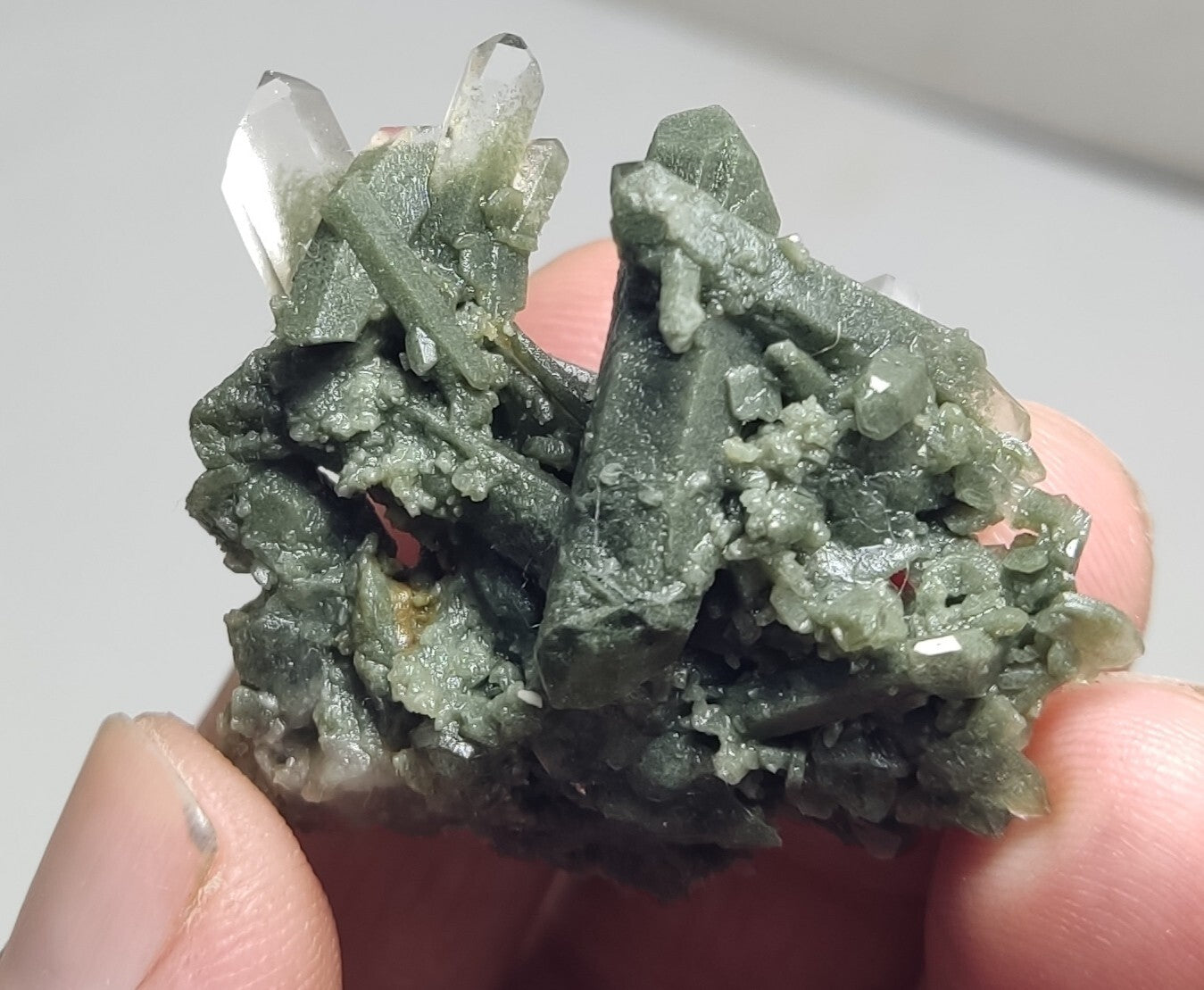 An Aesthetic miniature/thumbnail terminated chlorite Quartz cluster 15 grams