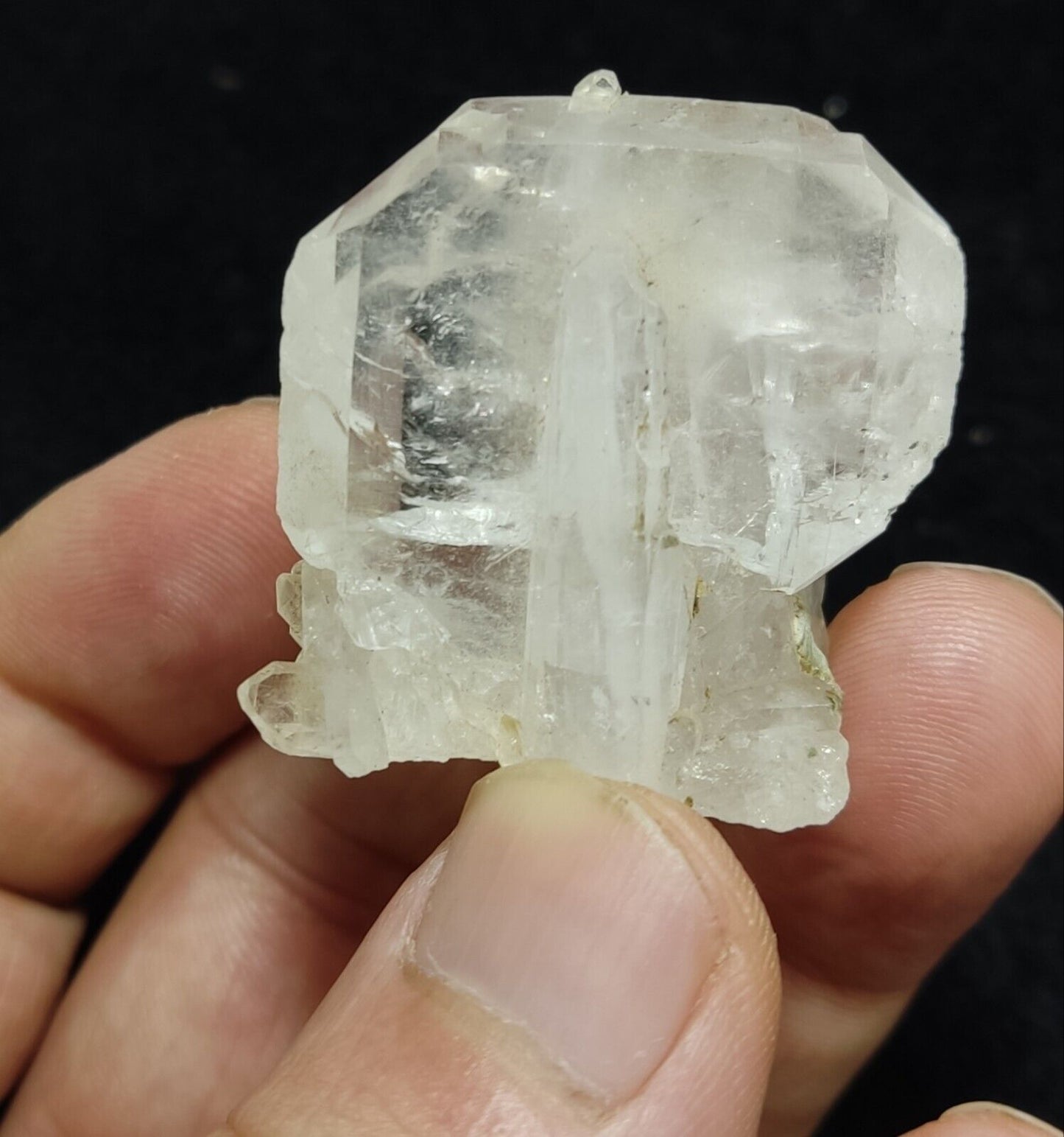 An Aesthetic specimen of faden quartz 34 grams