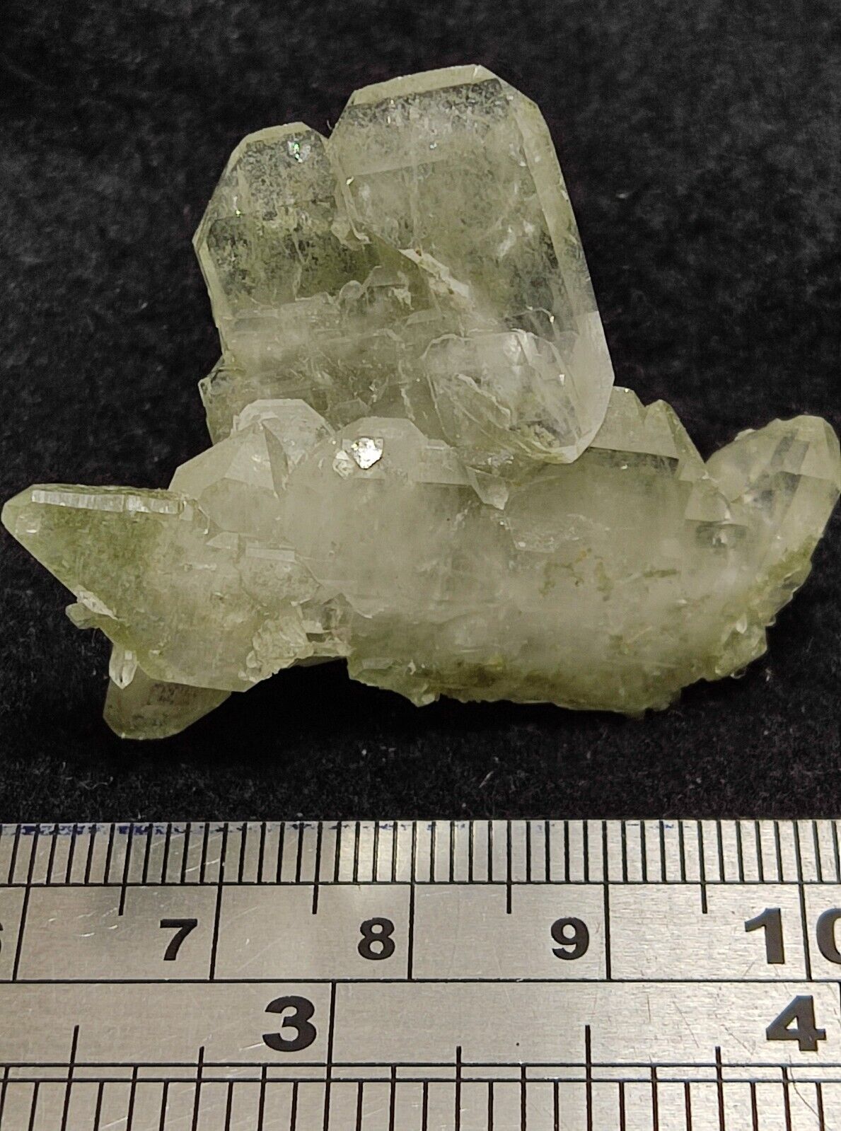 A very Aesthetic Natural terminated faden-chlorite Quartz specimen 15 grams