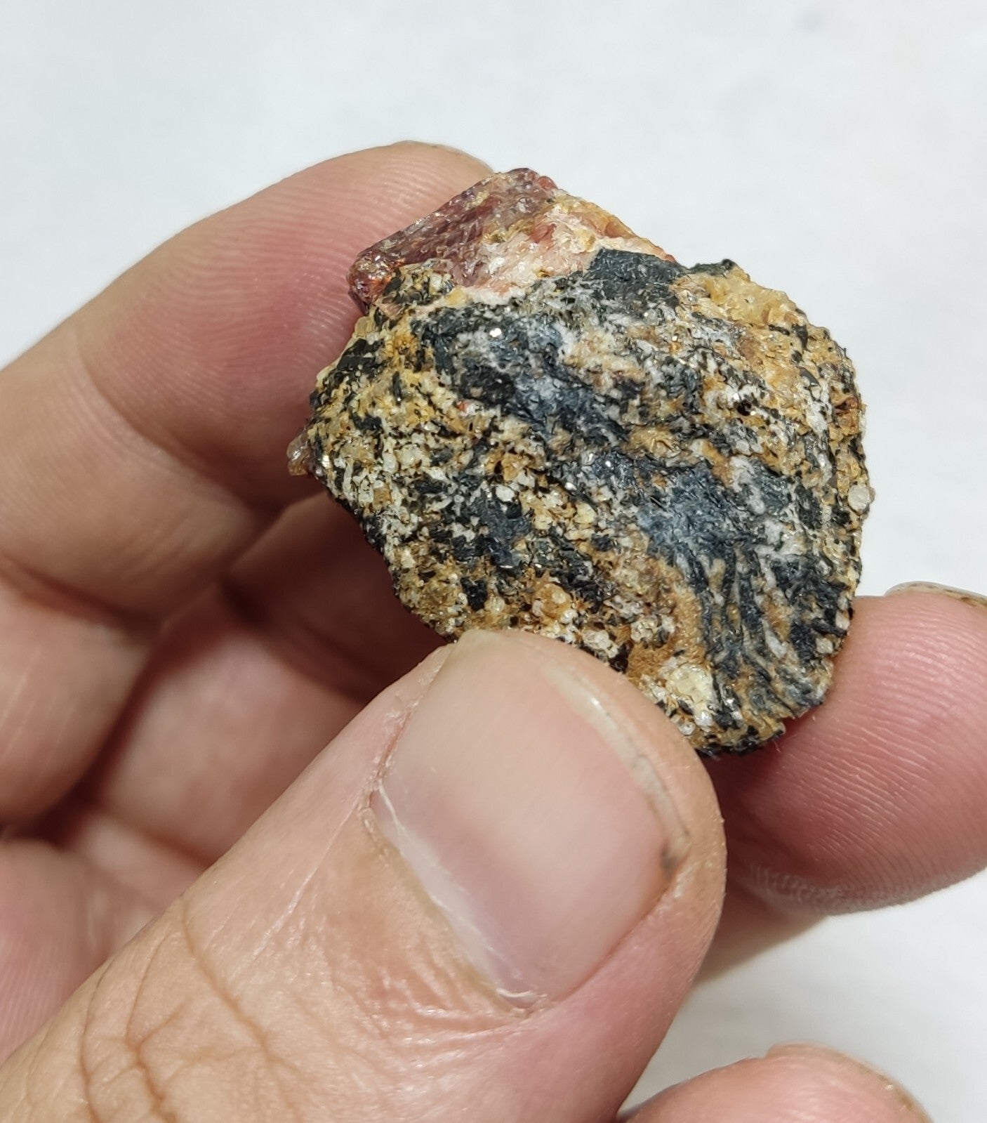 An Aesthetic specimen of zircon crytsal with biotite 29 grams