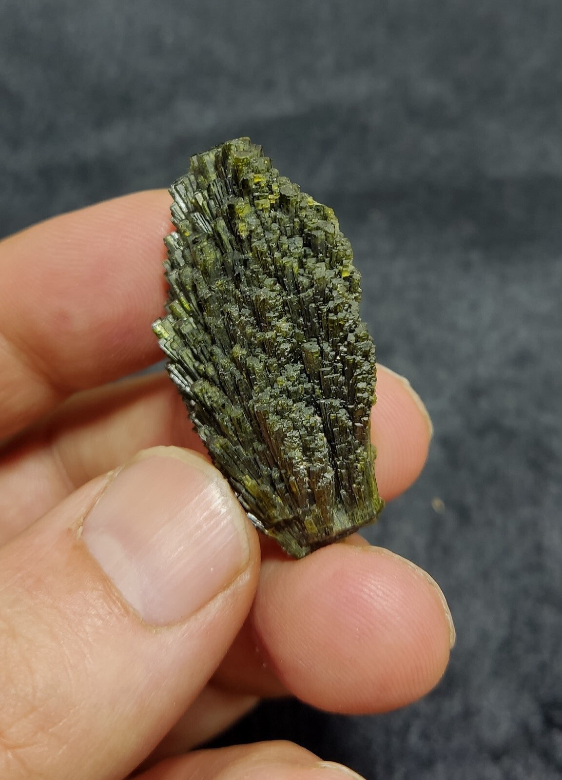 Epidote crystal spray like formations 20 grams