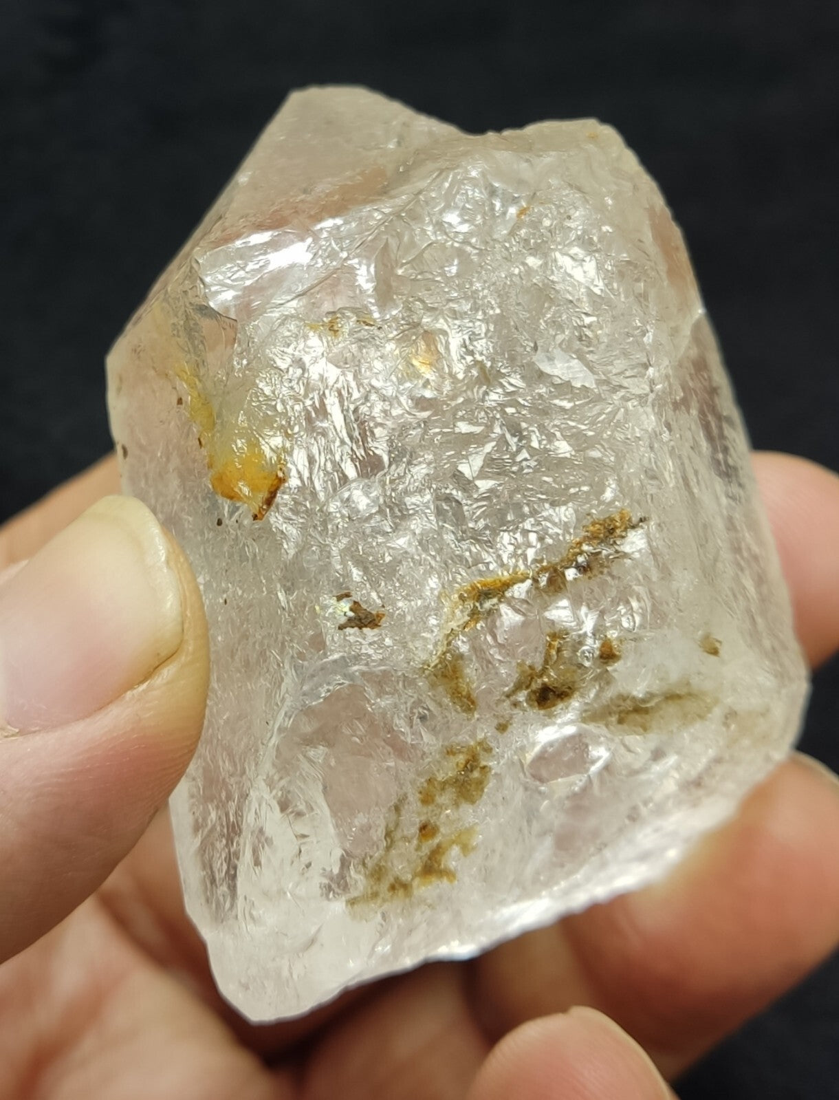 An Aesthetic specimen of quartz crystal specimen 167 grams