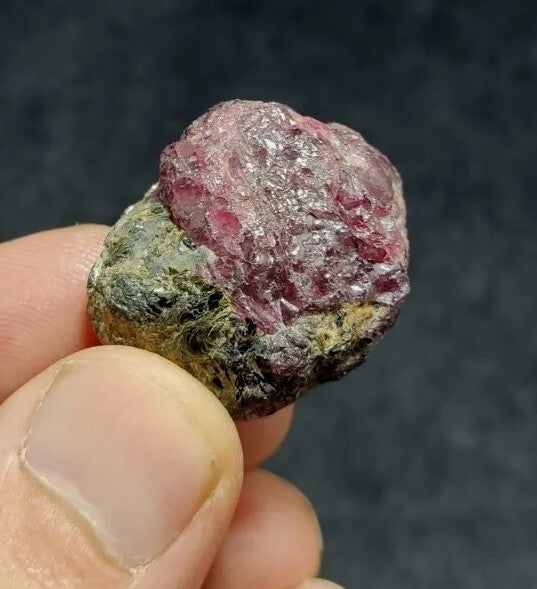 Natural Garnet Variety Almandine with Schist/Mica 29 grams