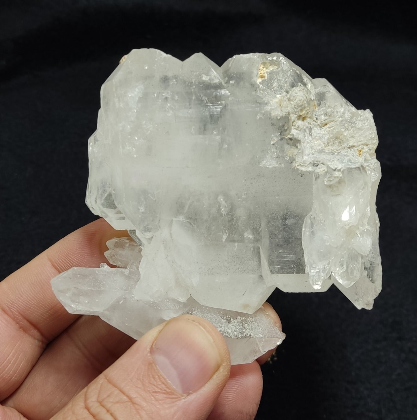 An amazing specimen of terminated faden Quartz crystal 190 grams