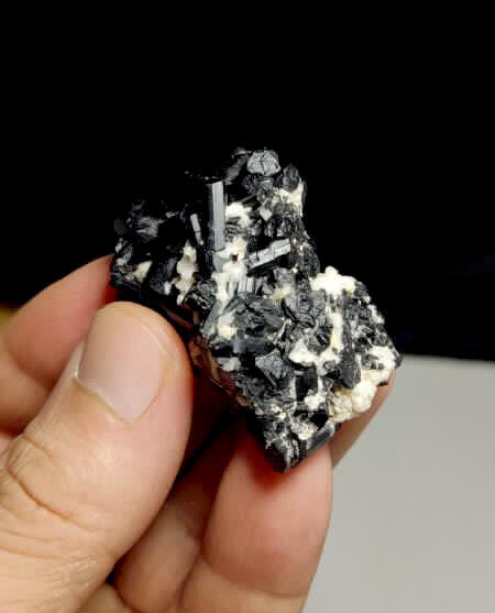 Black tourmaline cluster 38g, 5x3x2cm