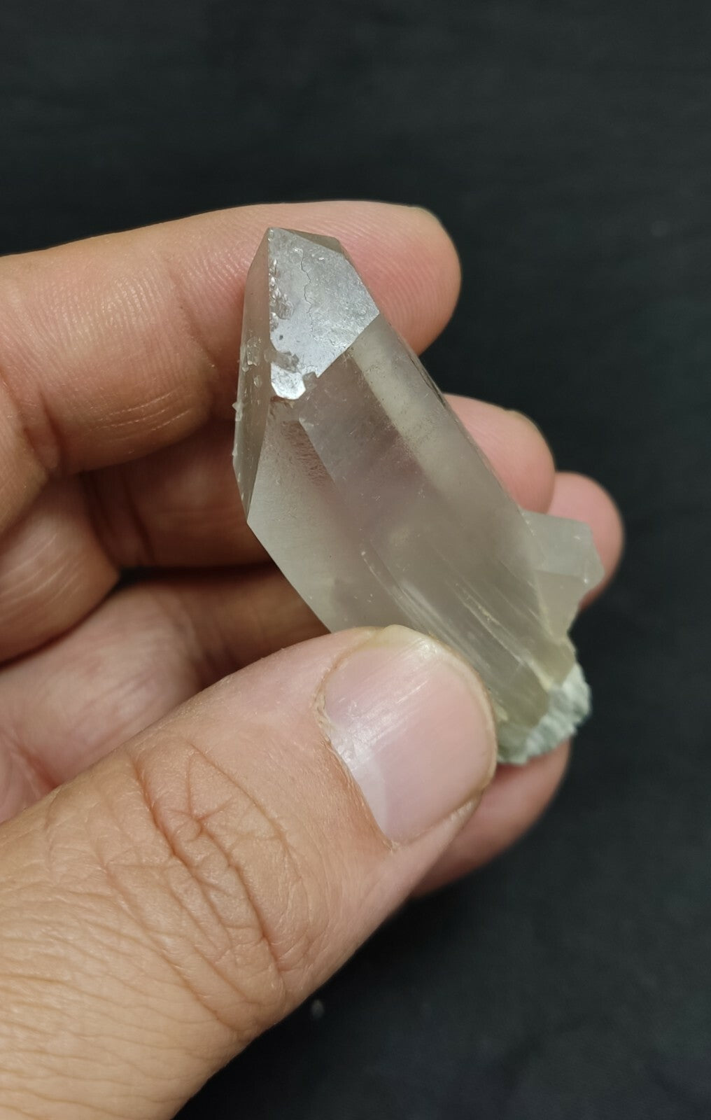 An amazing specimen of terminated Quartz crystal with unique inclusions 39 grams