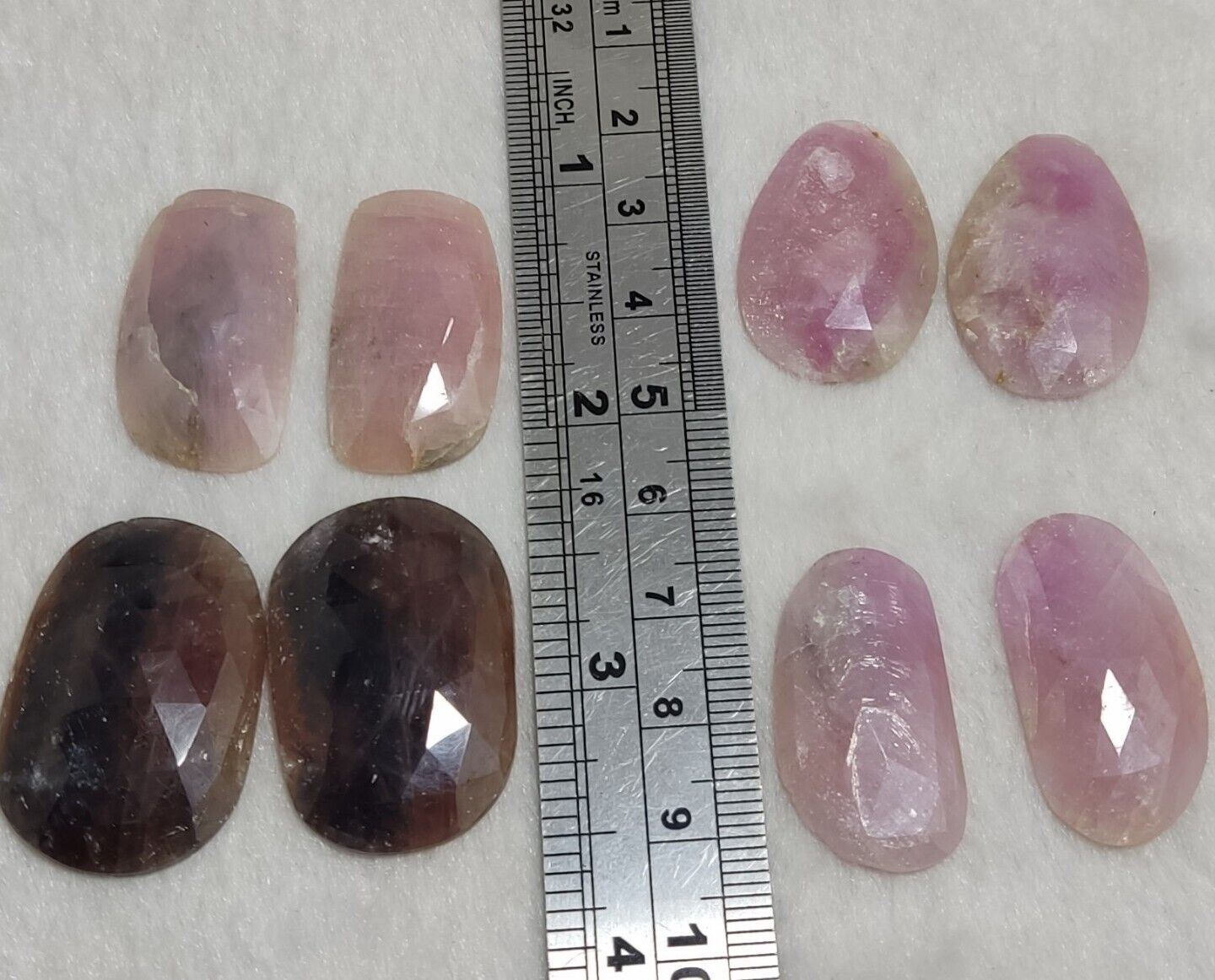 189 carats in weight, in 4 pairs, Total 8 gems, rose cut natural sapphires lot
