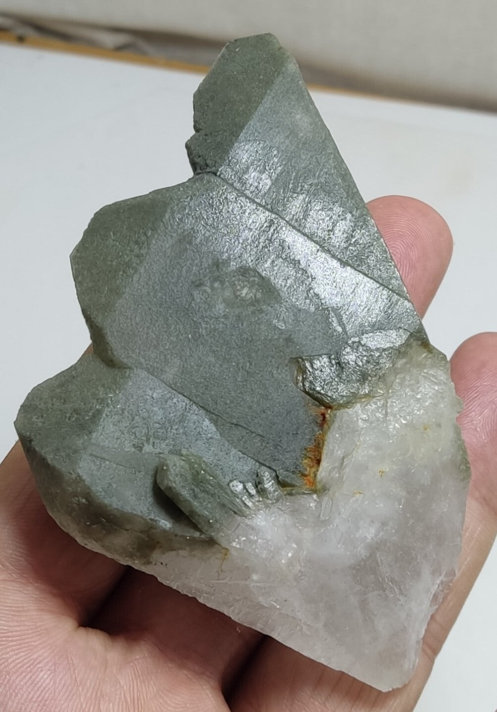 An Aesthetic Natural terminated quartz with Chlorite inclusions 155 grams