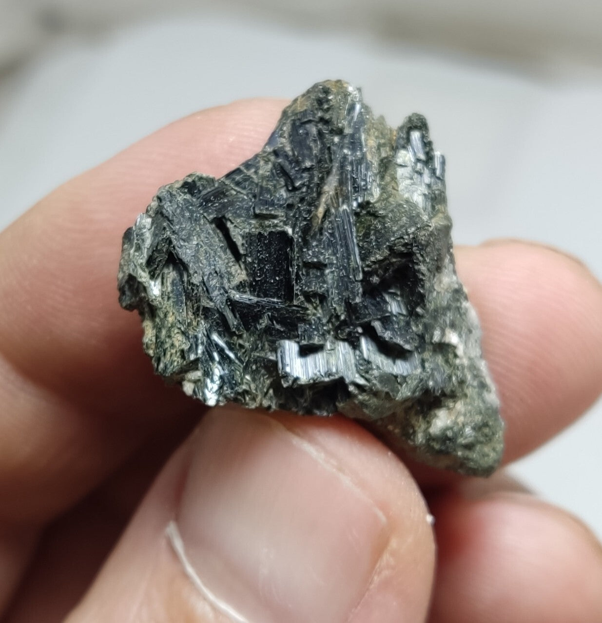 180 grams Natural terminated aegirine crystals/clusters
