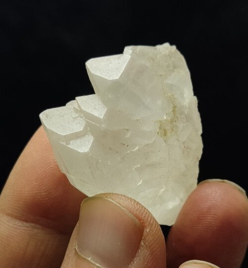 Natural terminated gwindel Quartz crystal 28 grams