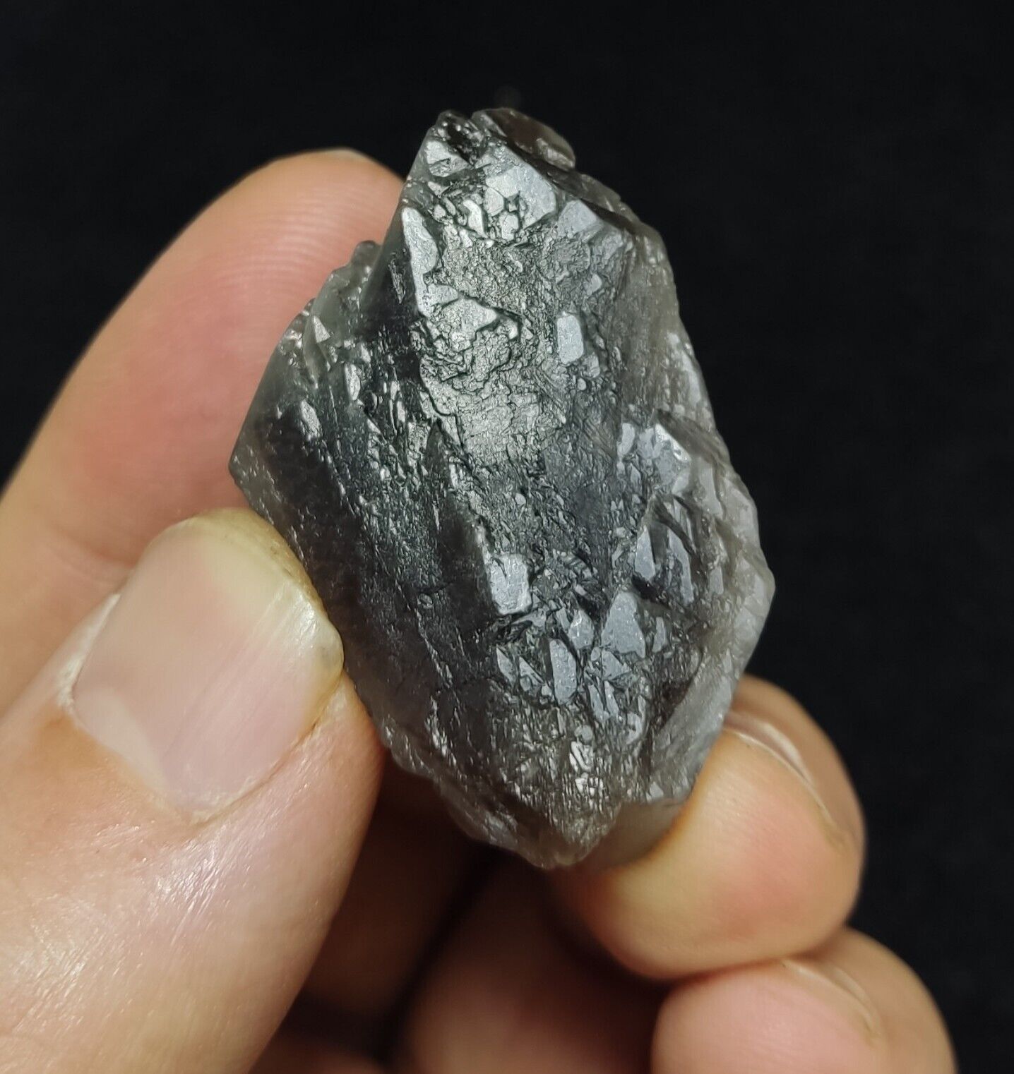 A very Aesthetic Natural terminated smoky Quartz crystal 23 grams