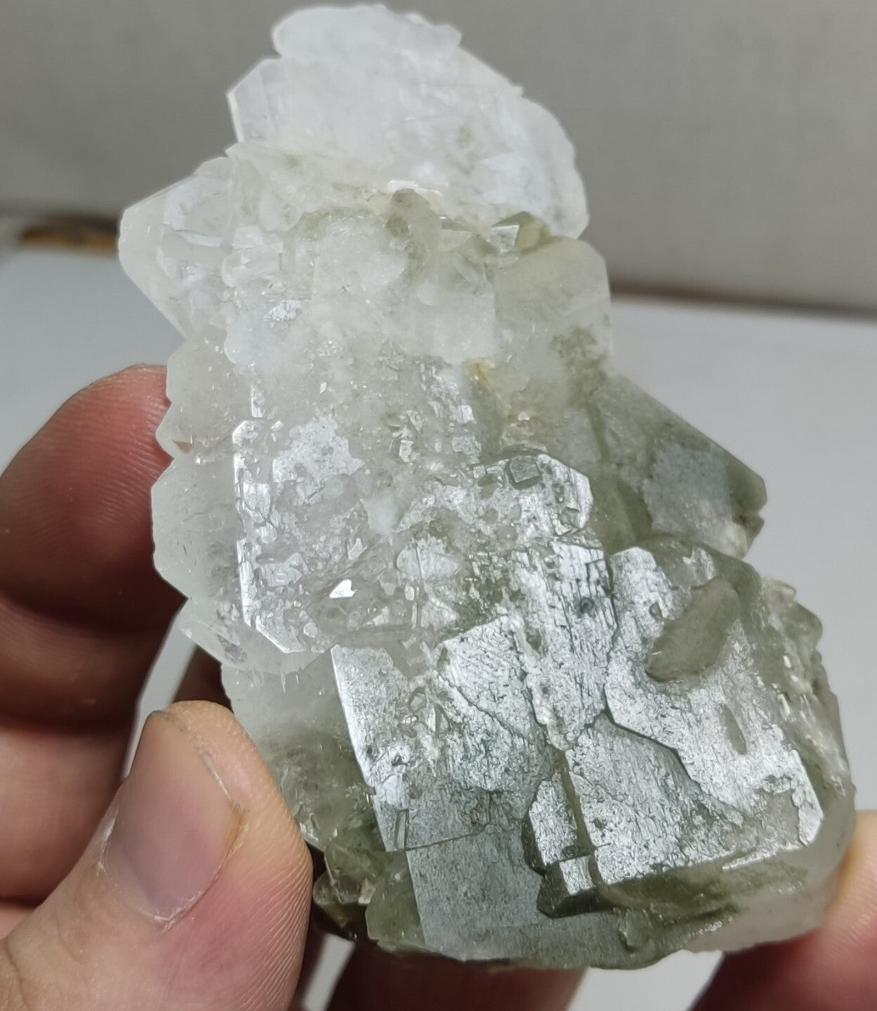 An Aesthetic Natural terminated quartz with Chlorite inclusions 108 grams