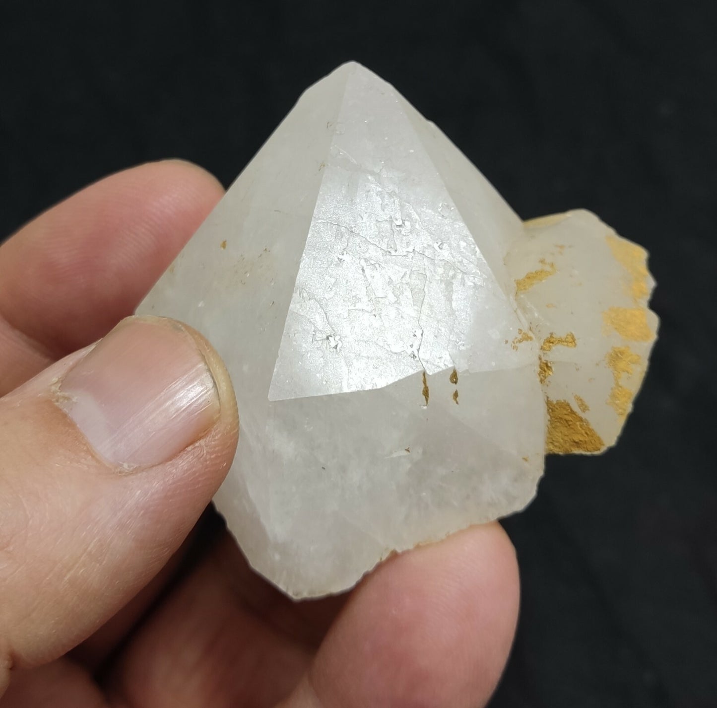 A very Aesthetic Natural beautifully terminated Quartz crystal 80 grams
