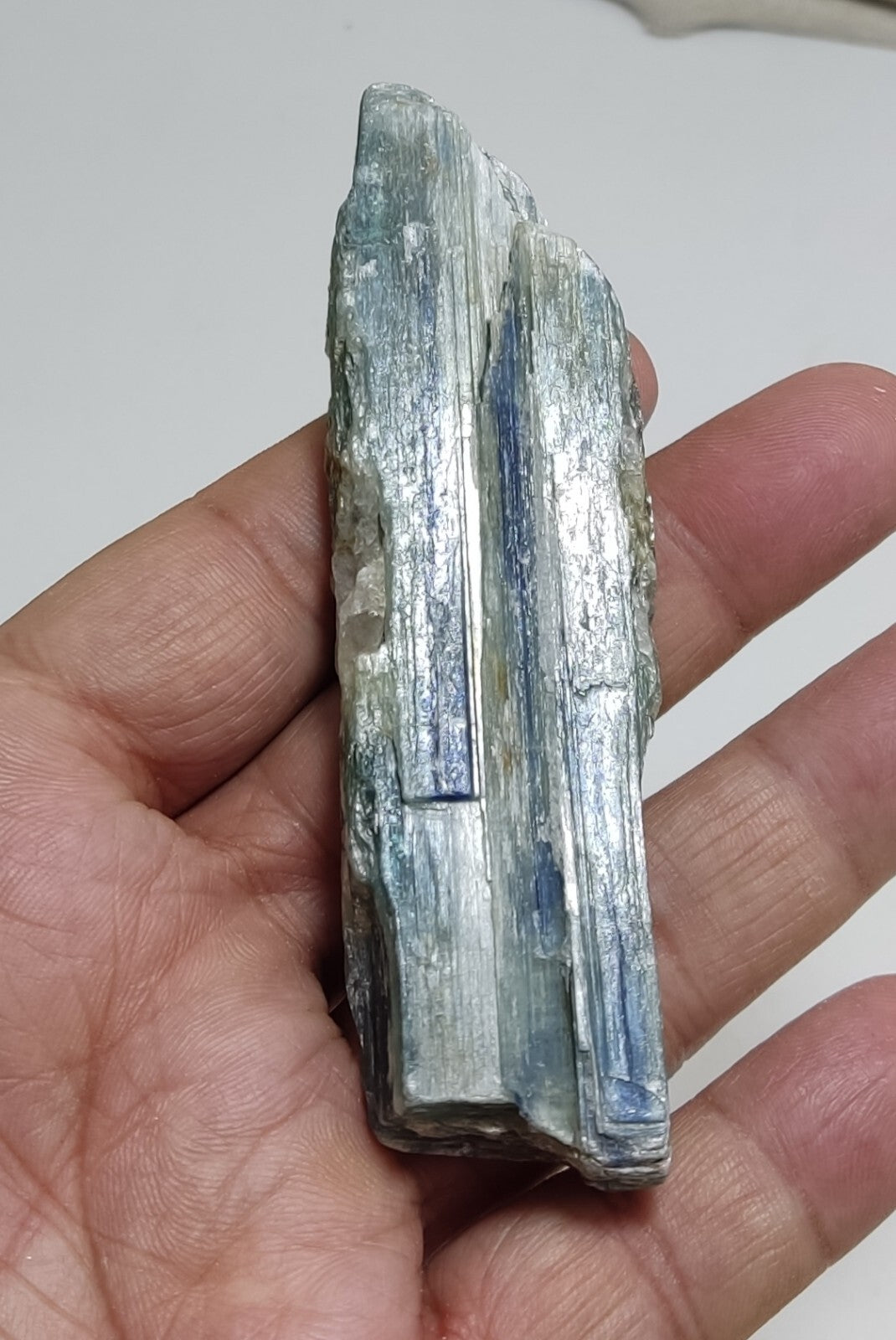 An Aesthetic specimen of blue kyanite crystal 91 grams