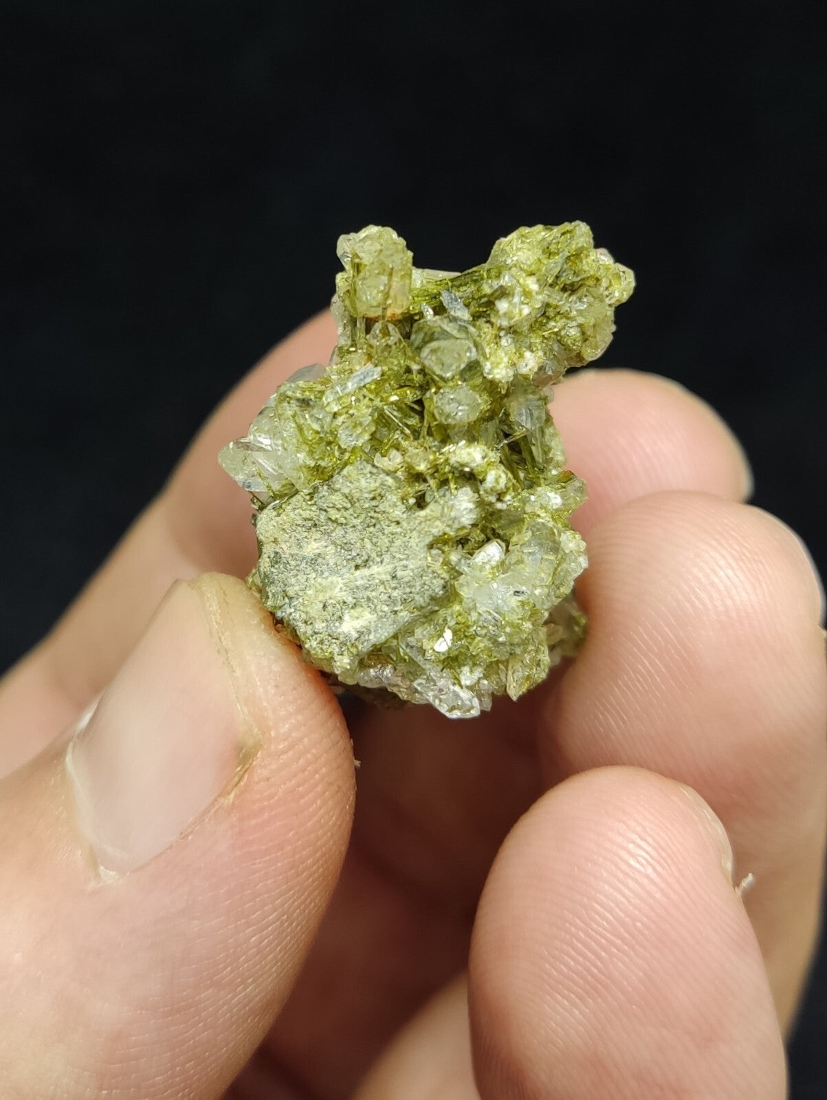 An Aesthetic terminated epidote Quartz specimen 20 grams