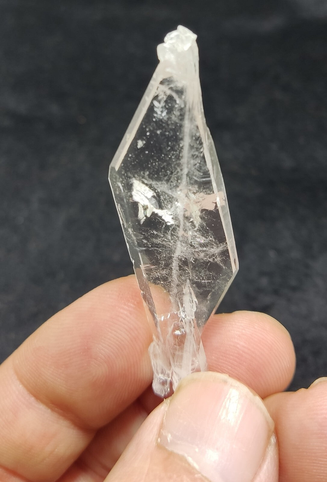 A very Aesthetic Natural beautifully terminated Faden Quartz crystal 7 grams