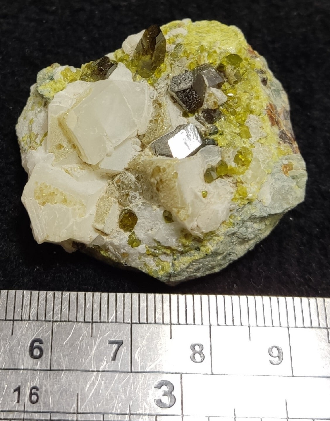 Andradite garnets on matrix with epidote and calcite 41 grams