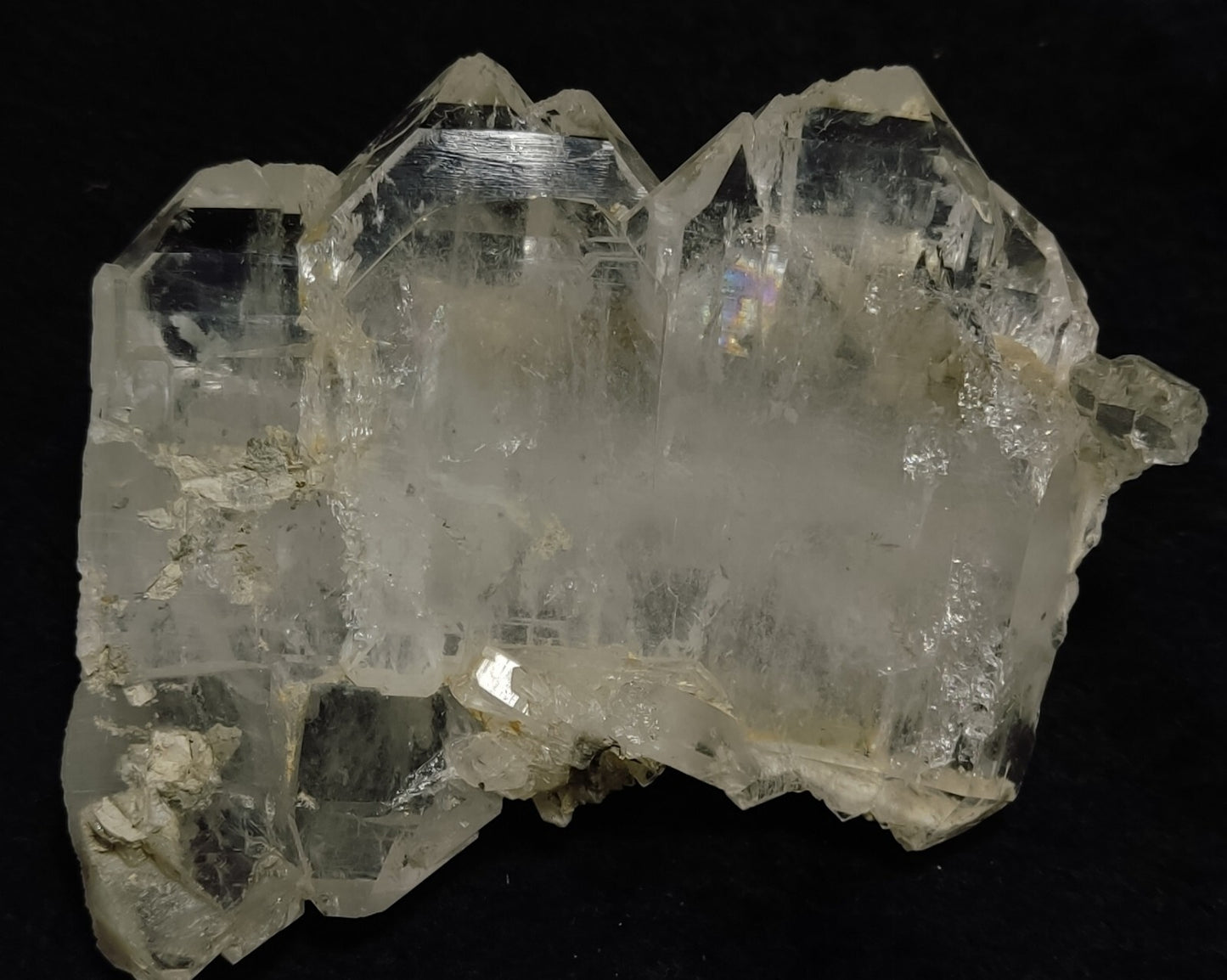 A Very Aesthetic Faden Like Quartz Cluster 181 grams