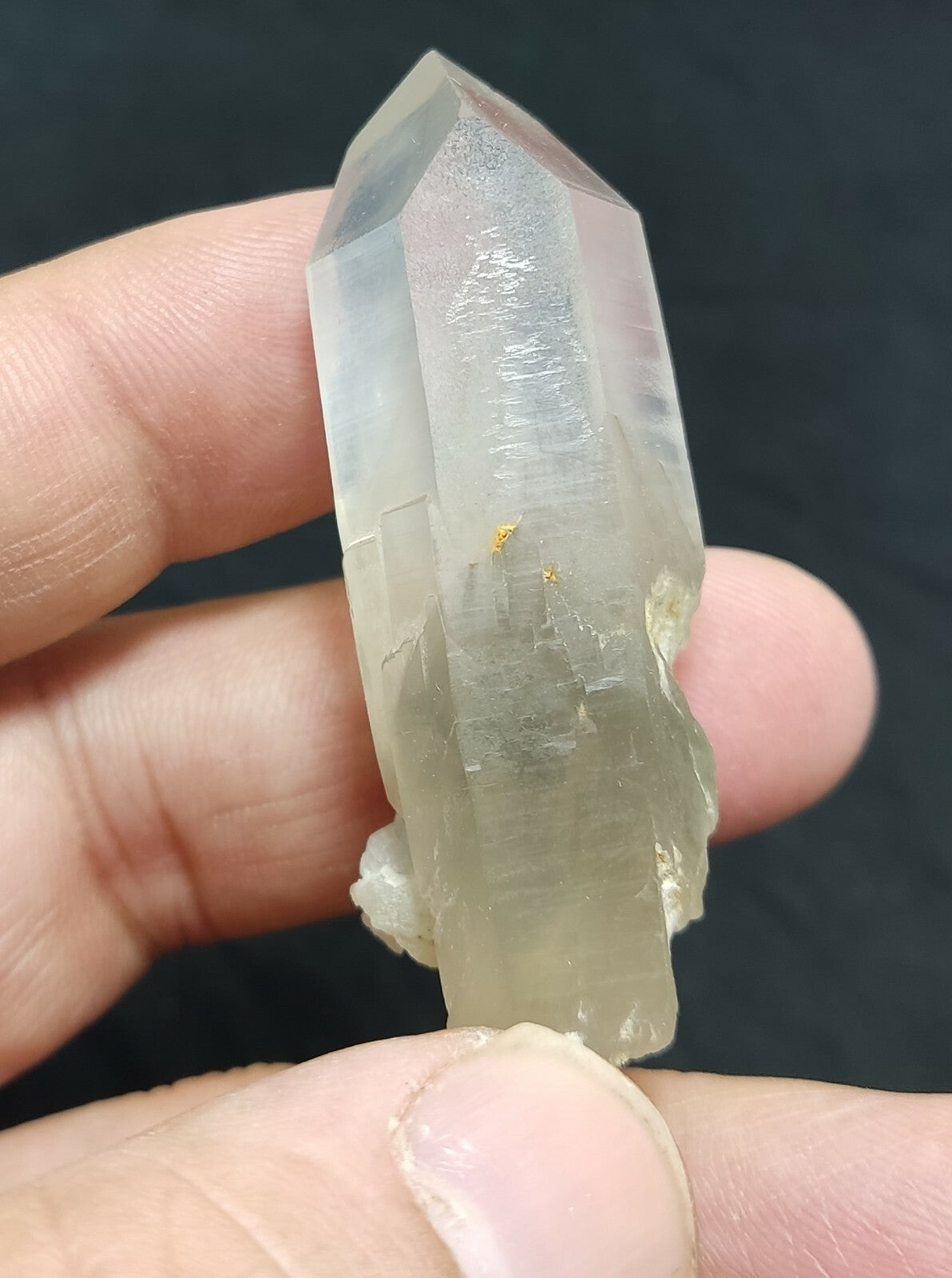 An amazing specimen of terminated Quartz crystal with unique inclusions 30 grams