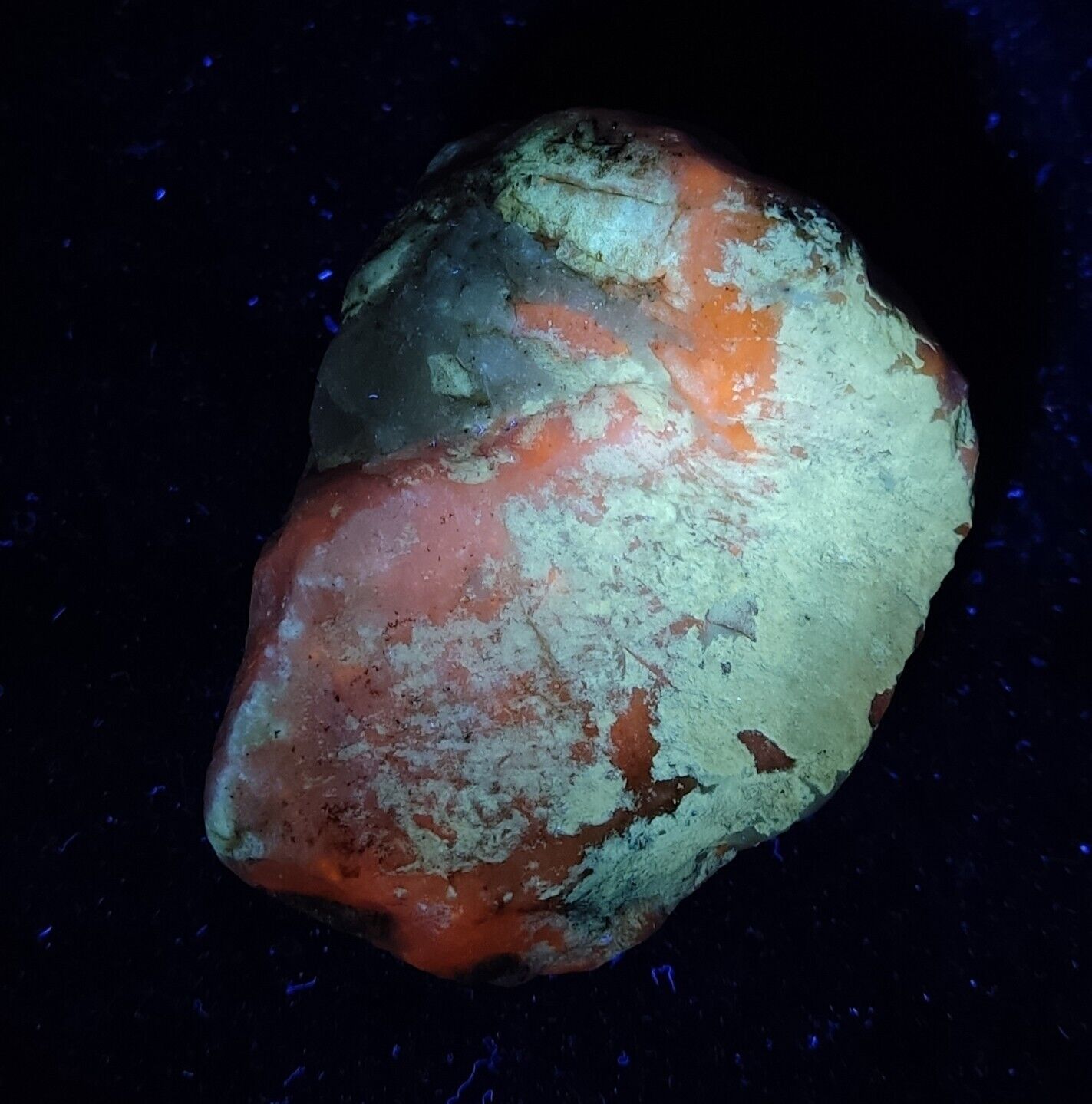 An Aesthetic Natural fluorescent rough Hackmanite specimen 199 grams