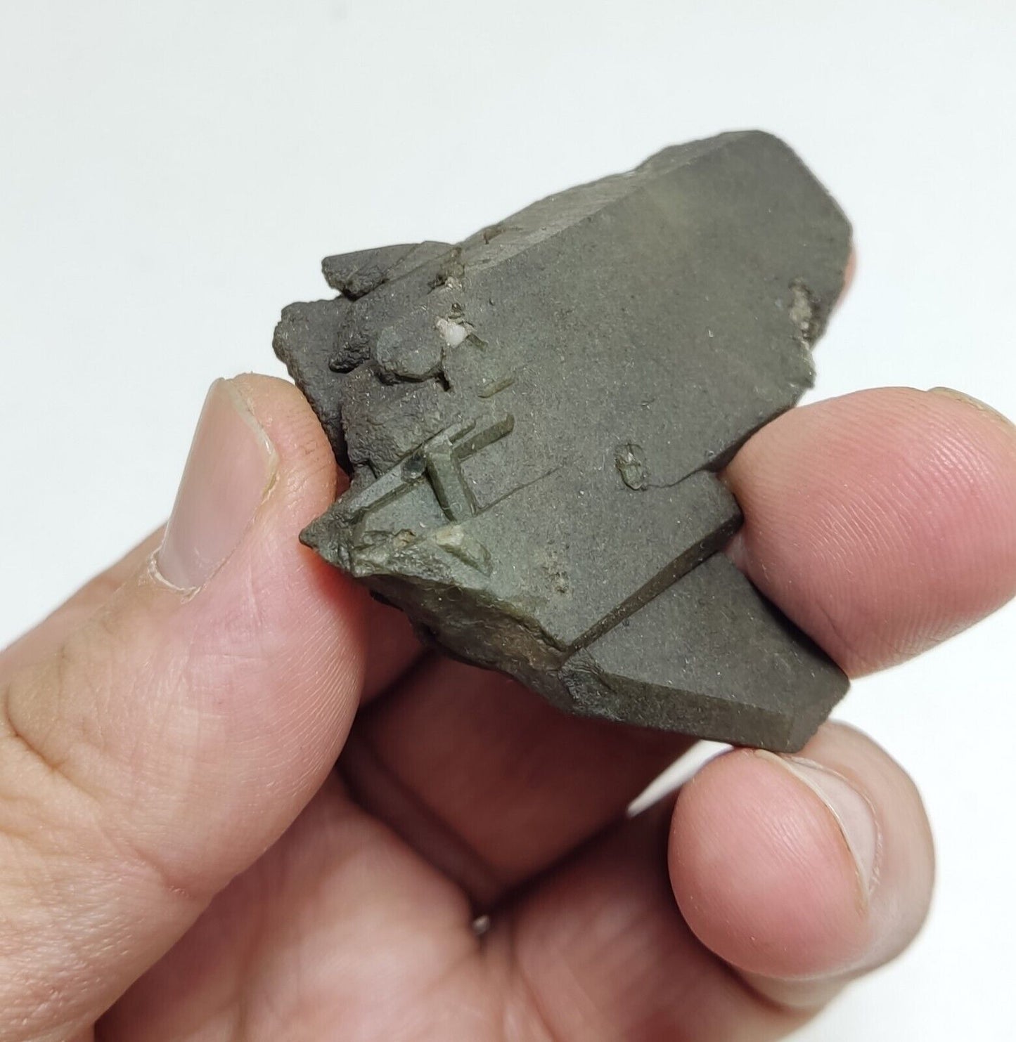 A very Aesthetic Natural beautifully terminated Chlorite Quartz crystal 36 grams