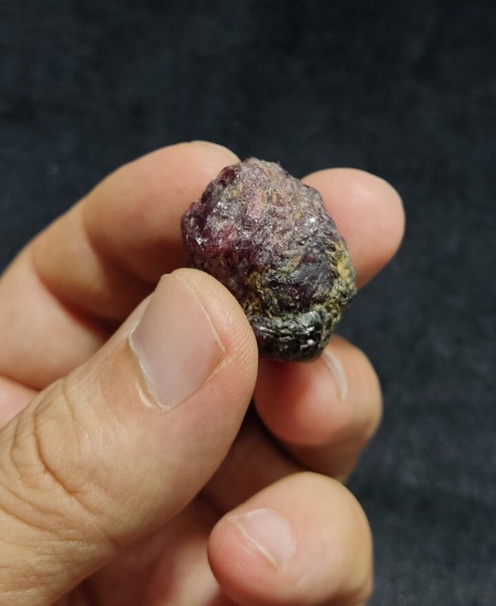Natural Garnet Variety Almandine with Schist/Mica 29 grams