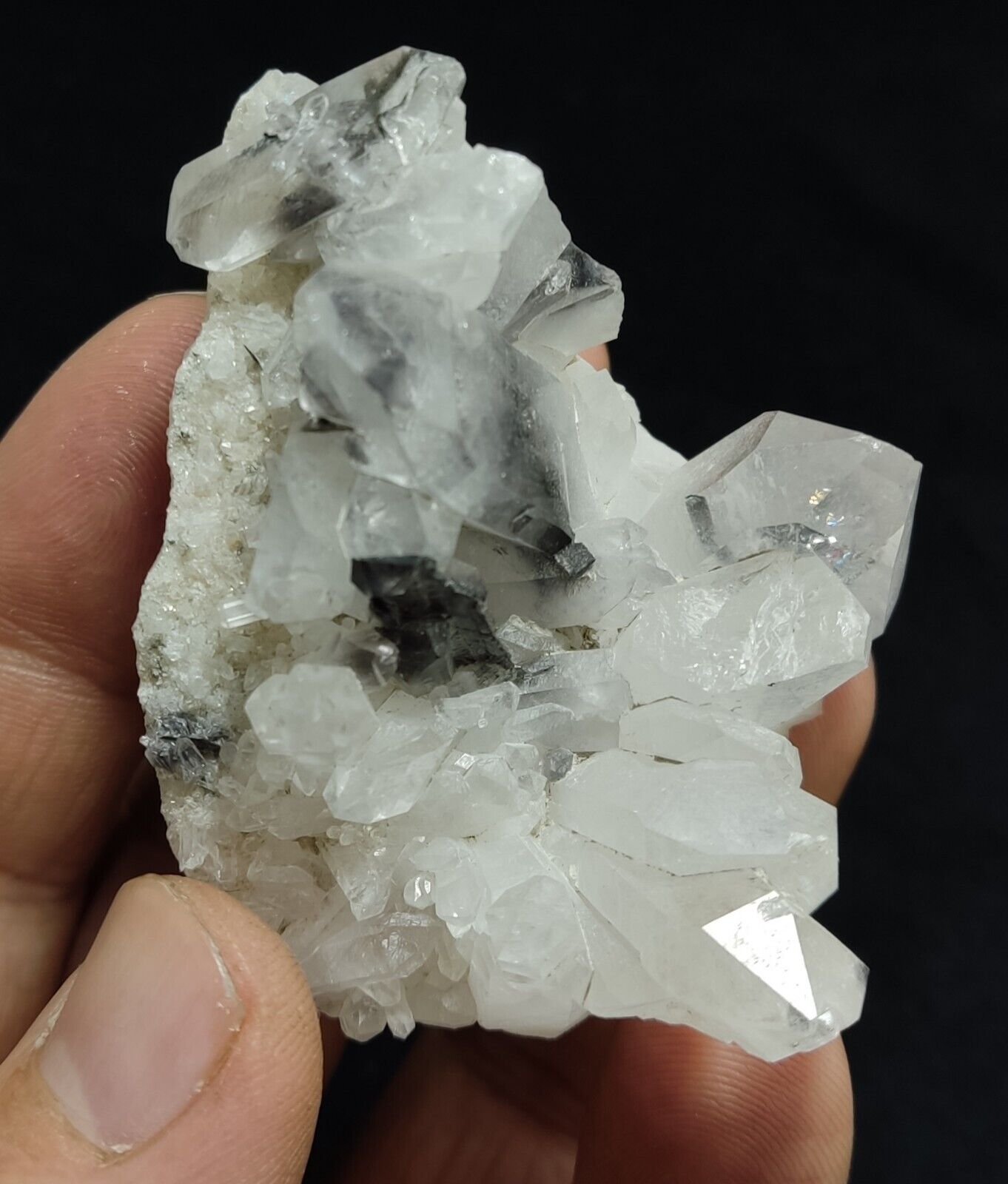 A very Aesthetic Natural terminated brookite Quartz cluster 84 grams