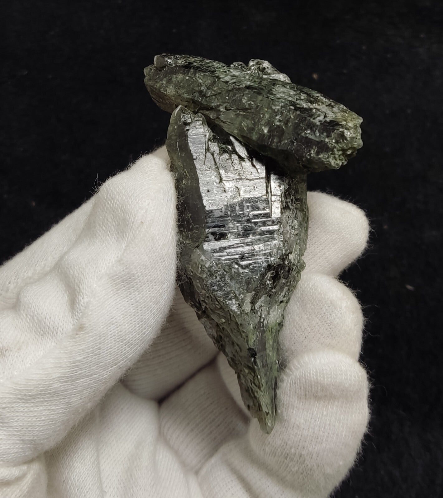 An Aesthetic Natural terminated Chlorite Quartz crystal specimen 91 grams