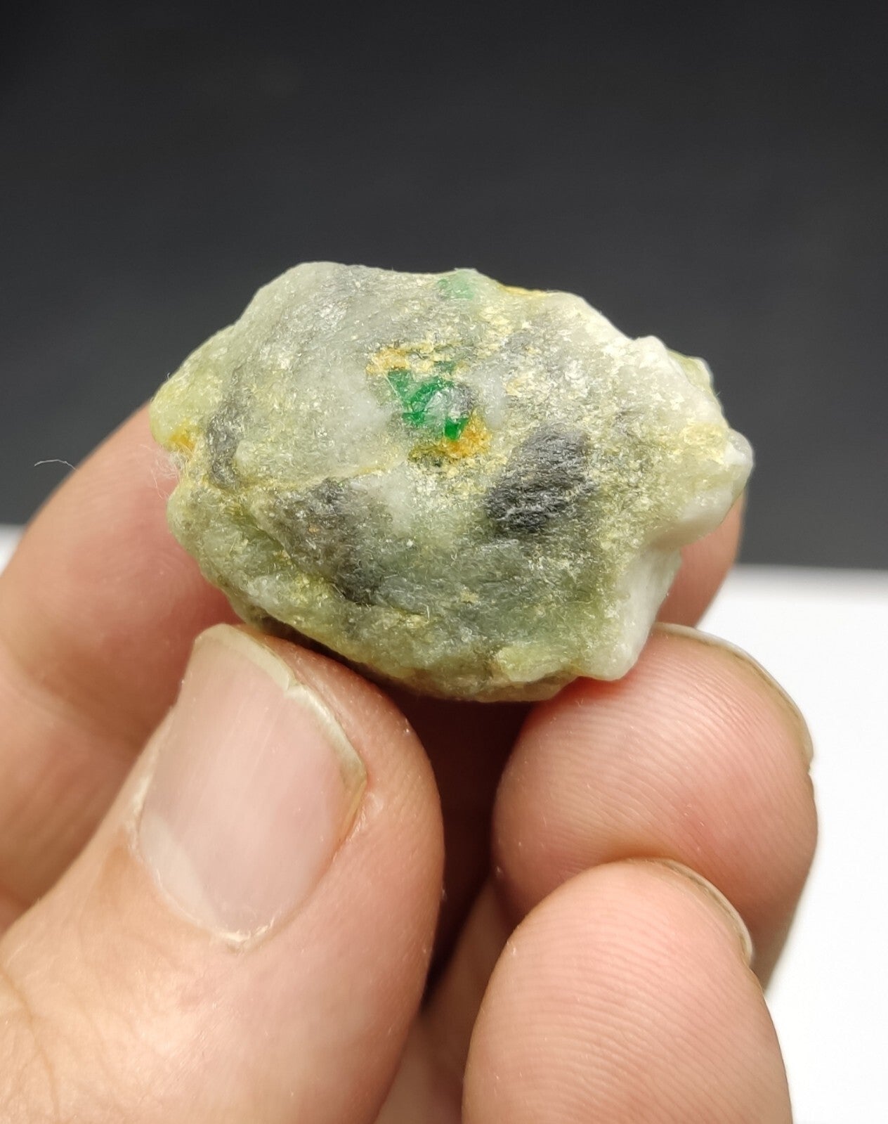 An Aesthetic miniature specimen of emerald in matrix 16 grams