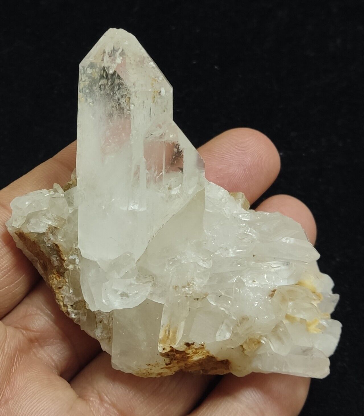 An Aesthetic Natural beautifully terminated Quartz cluster on matrix 121 grams