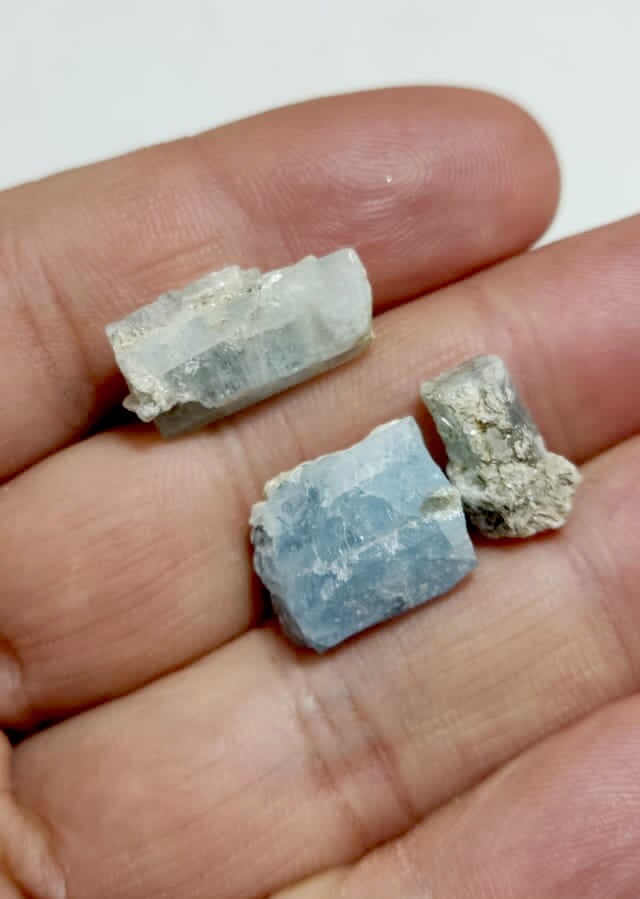 Natural Aquarium Crystals  Lot 18 Grams.