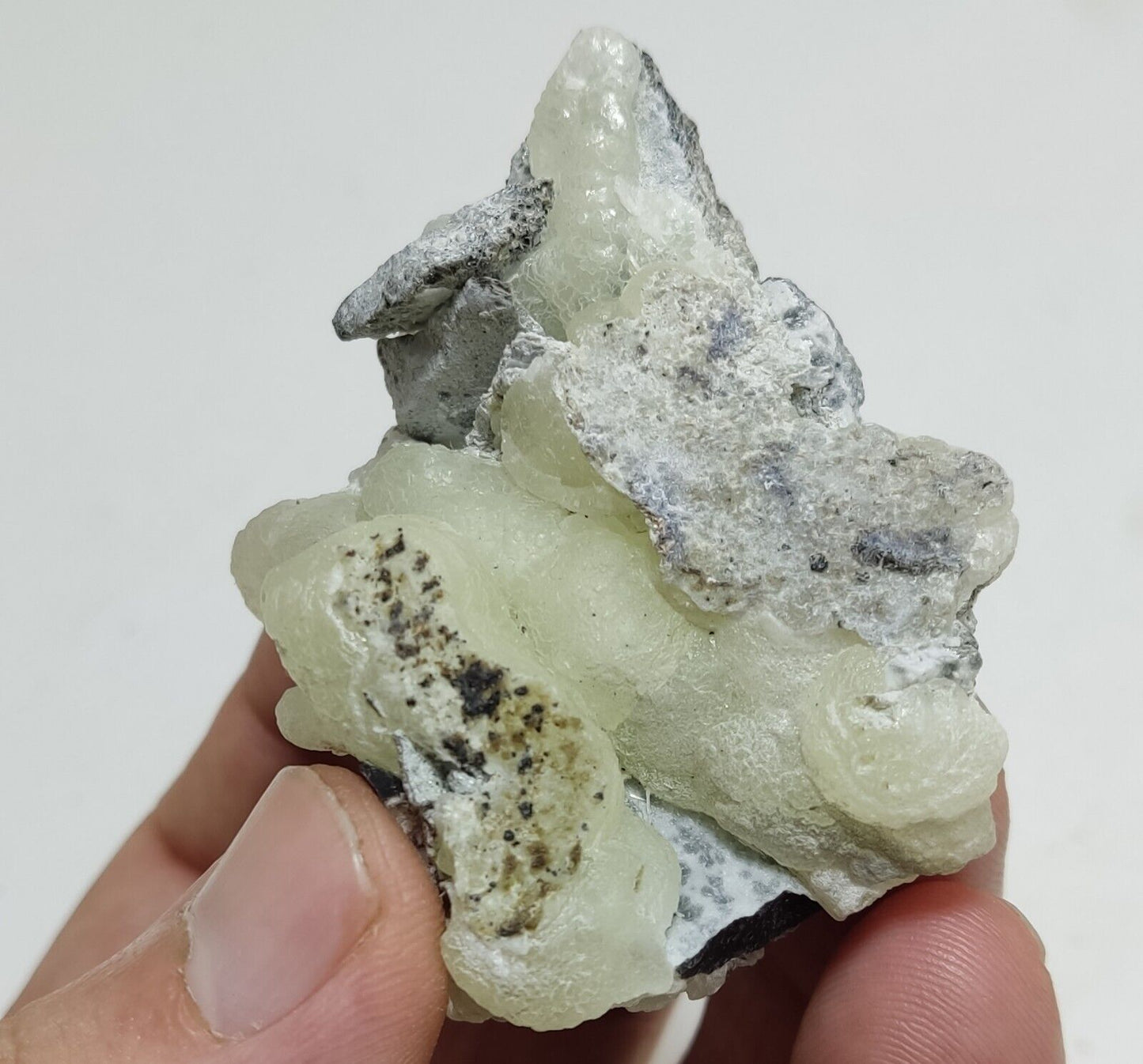 An Aesthetic Natural specimen of brucite with chromite 60 grams