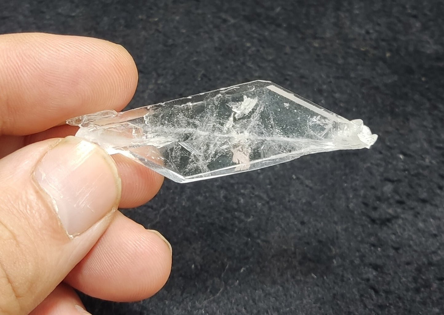 A very Aesthetic Natural beautifully terminated Faden Quartz crystal 7 grams