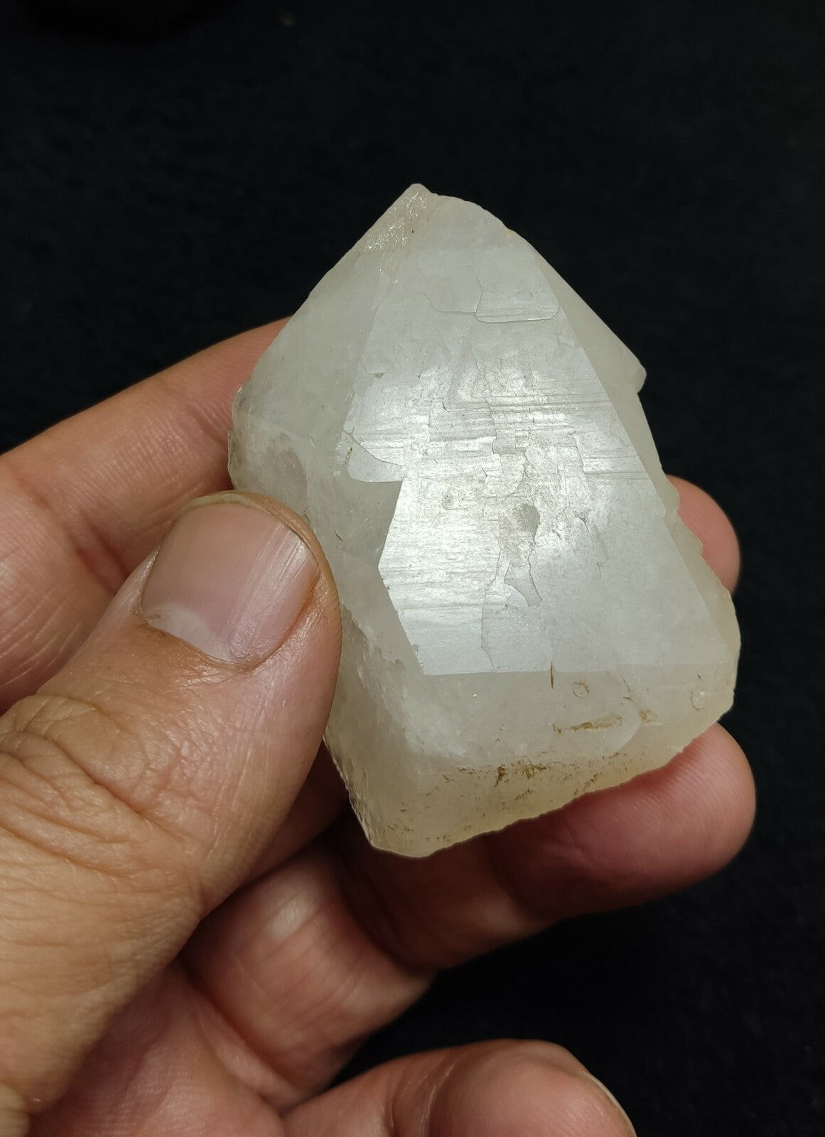 A very Aesthetic Natural beautifully terminated Quartz crystal 86 grams