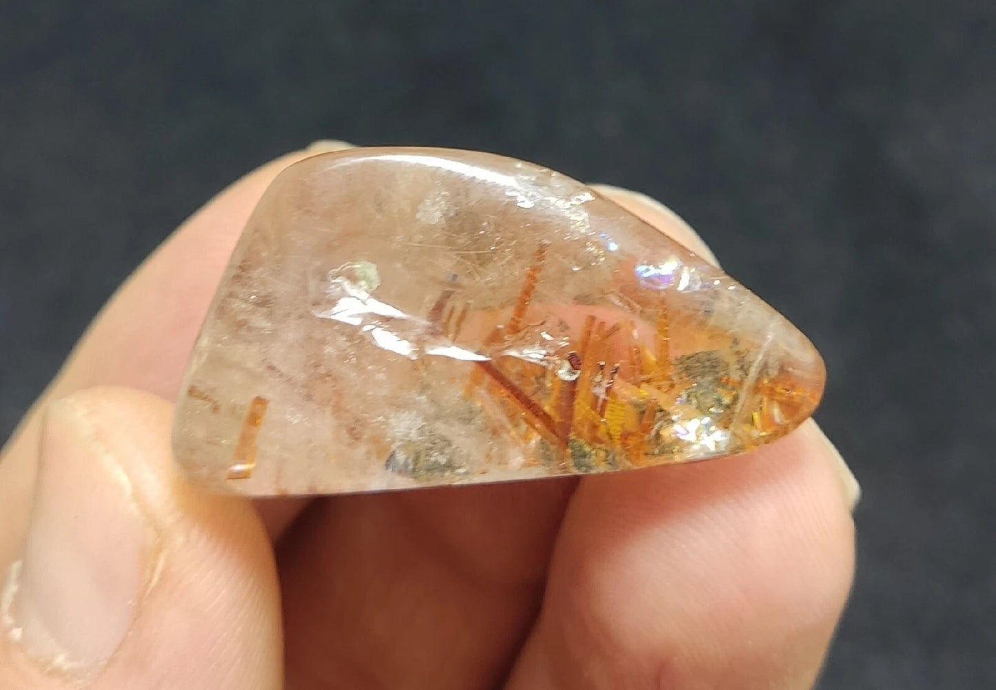Rutiles quartz polished tumble 80 carats